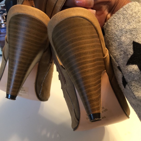 Cute Suede Sandals! - Picture 5 of 6